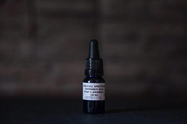 Cannabis olie stap 1 amandel 10 ml JDK FULL SPECTRUM STAP 1 AMANDEL OLIE