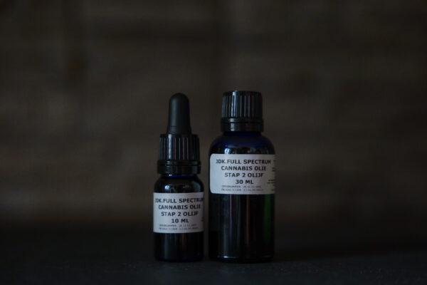 Cannabis olie stap 2 olijf 10 ml & 30 ml JDK FULL SPECTRUM STAP 2 OLIJF OLIE