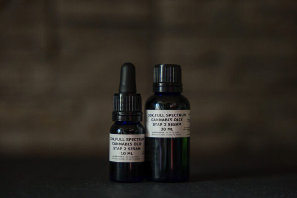 Cannabis olie stap 2 sesam 10 ml & 30 ml JDK FULL SPECTRUM STAP 2 SESAM OLIE