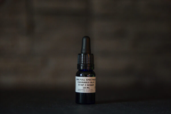 Cannabis olie stap 2 sesam 10 ml JDK FULL SPECTRUM STAP 2 SESAM OLIE